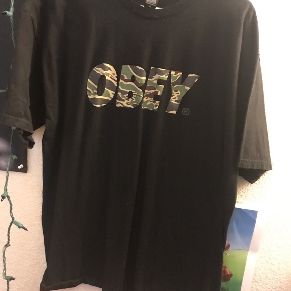 Obey T shirt